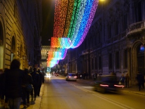 3 years ago, the lights on Via del Corso celebrated Italy's 150th year with red, white & green lights. This year, a rainbow. 