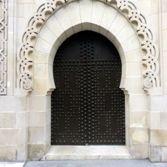 Lovely door in the Hammam Mosque of Paris. They have a tea room anyone can visit.